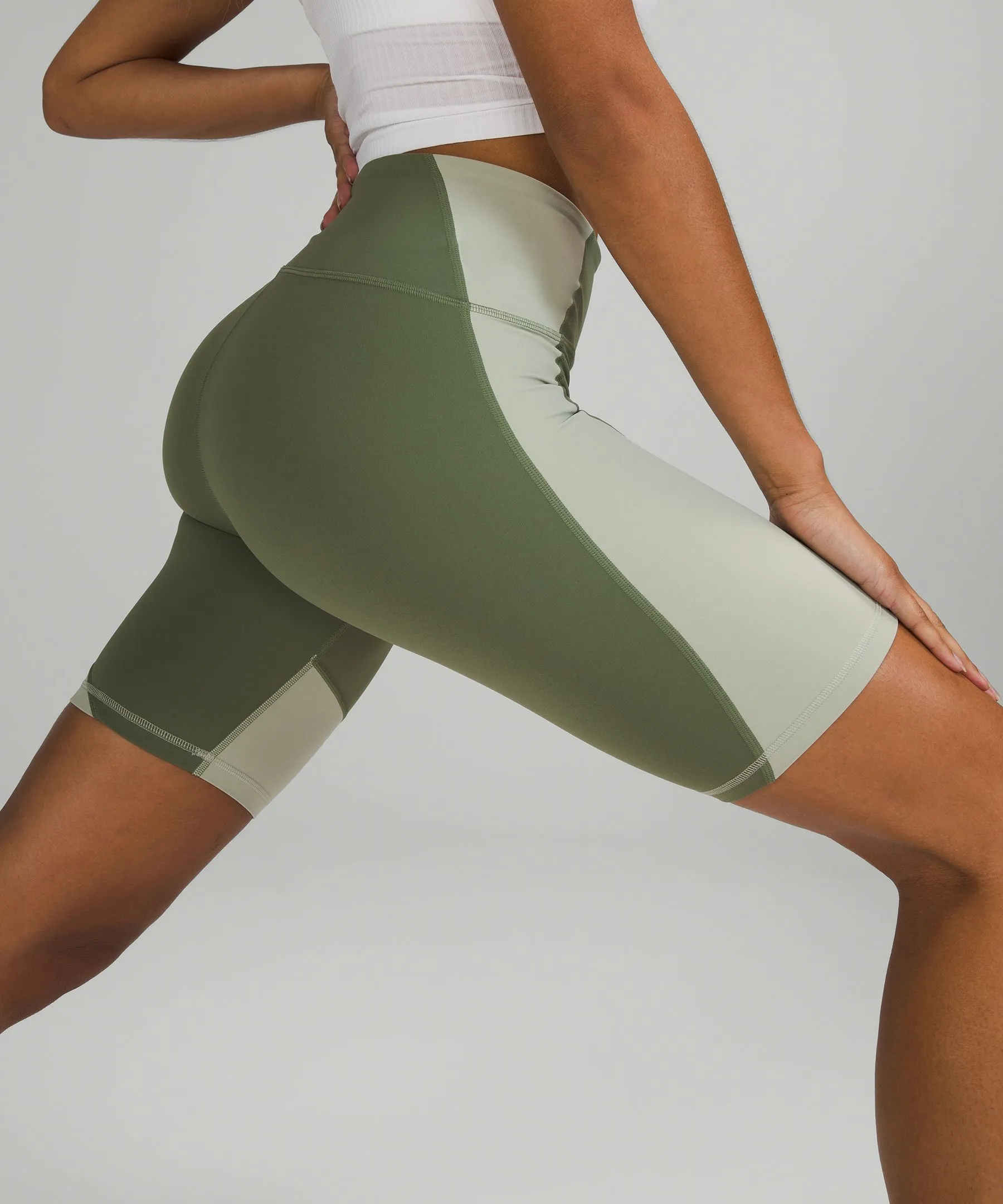 lululemon Nulu Colour Block High-Rise Short 8 - Lululemon